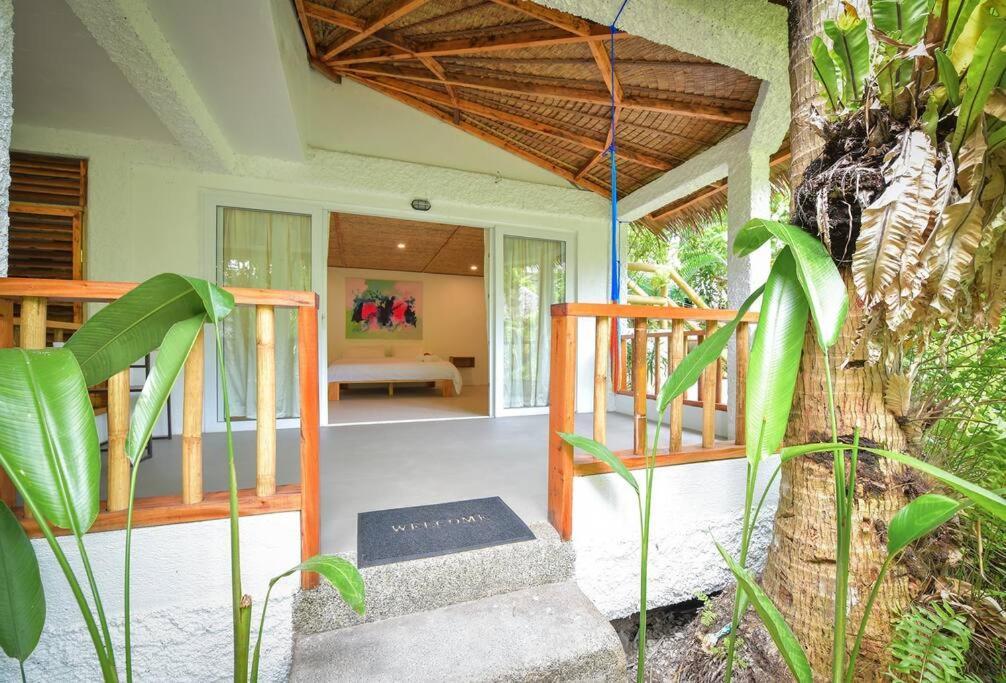Ac2 - Bamboo Bungalows Rest House By White Apartment *